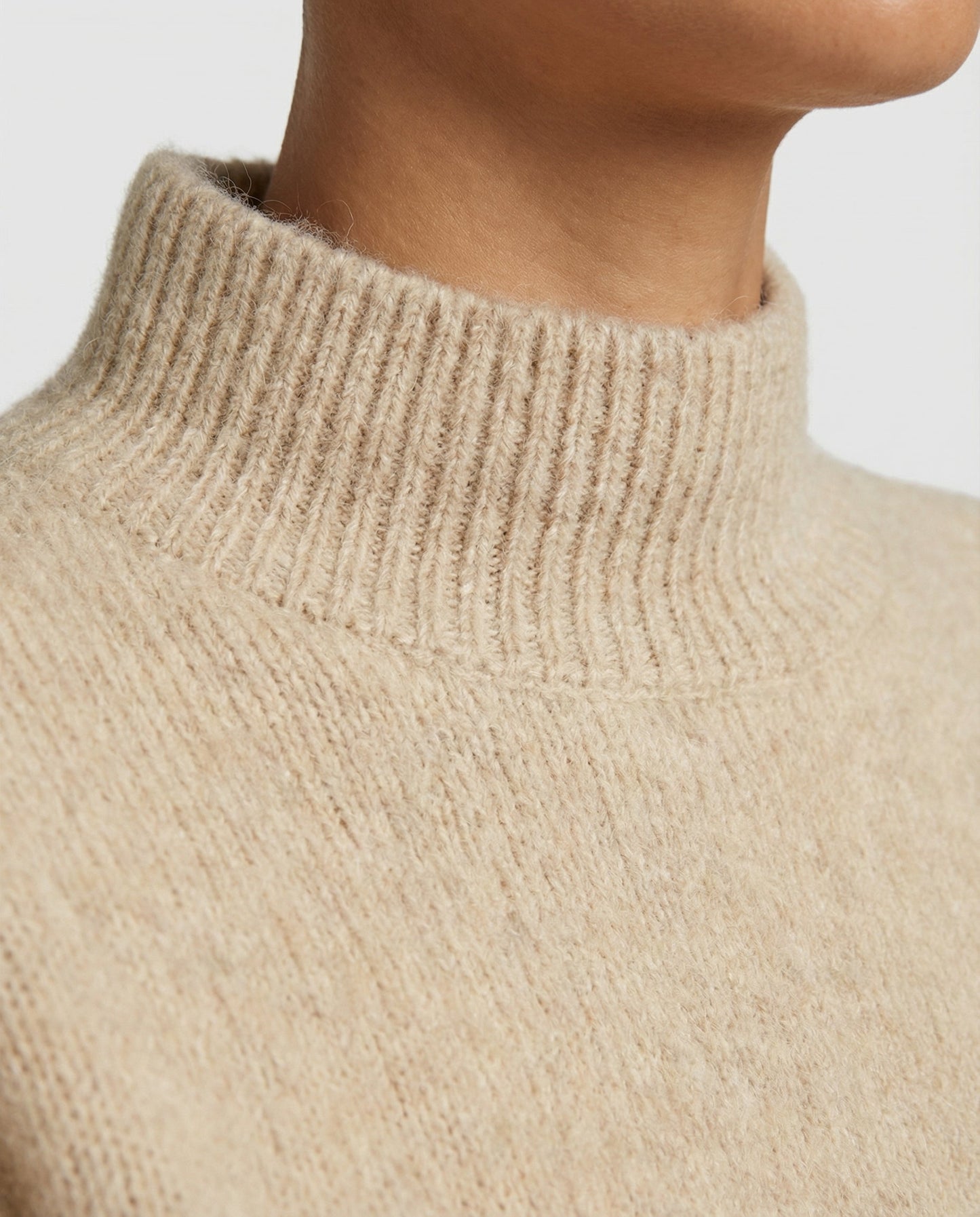 Velmora Soft Turtleneck Knit Jumper – Elegant Loose Fit Two-Tone Design