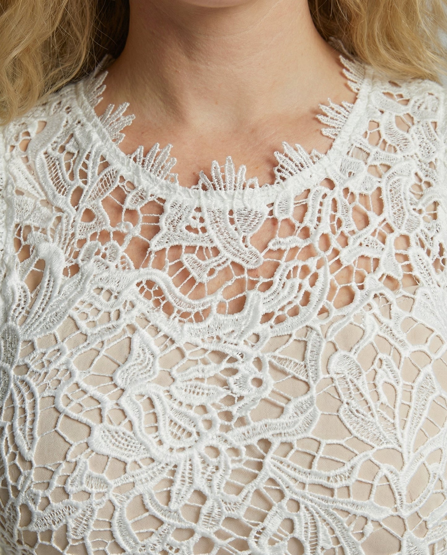 Lacevara | Sleeveless Lace Bodice Maxi Dress for Summer