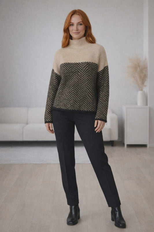 Velmora Soft Turtleneck Knit Jumper – Elegant Loose Fit Two-Tone Design
